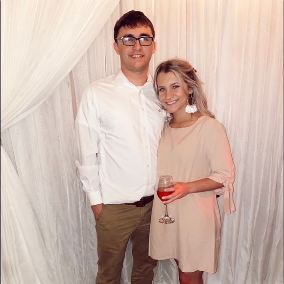 Meet your Posher, Madison - Picture 2 of 2